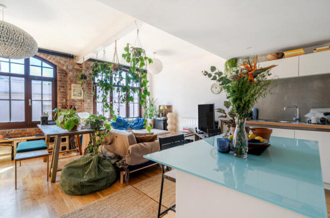 1436951-17-69d4e1...