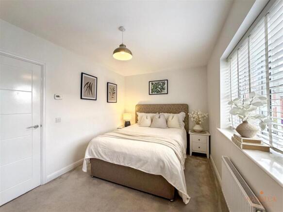 3 bed Terraced for sale Image 12