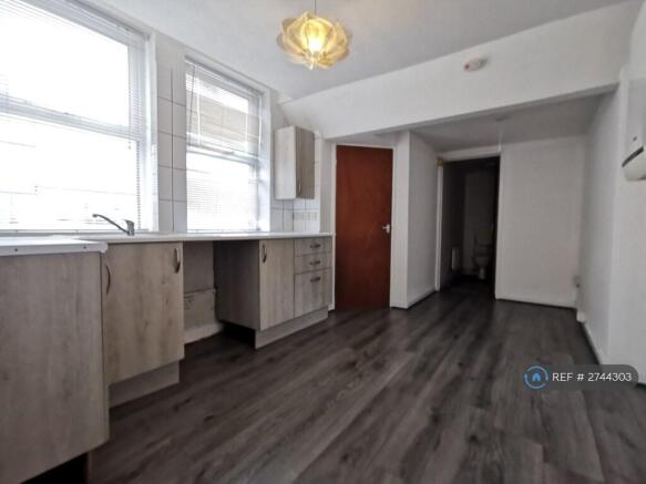 Kitchen / Living Area