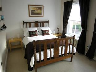 MASTER BEDROOM: