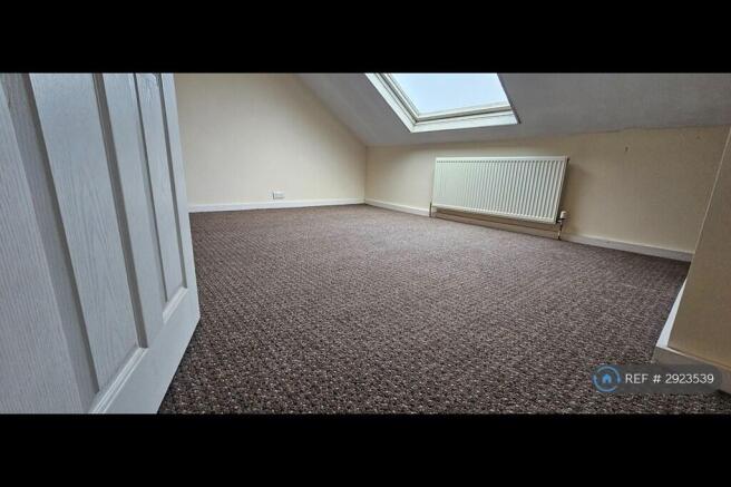 3 bed Terraced to rent Image 5