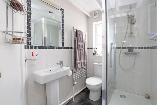 23NW - Shower room.jpg