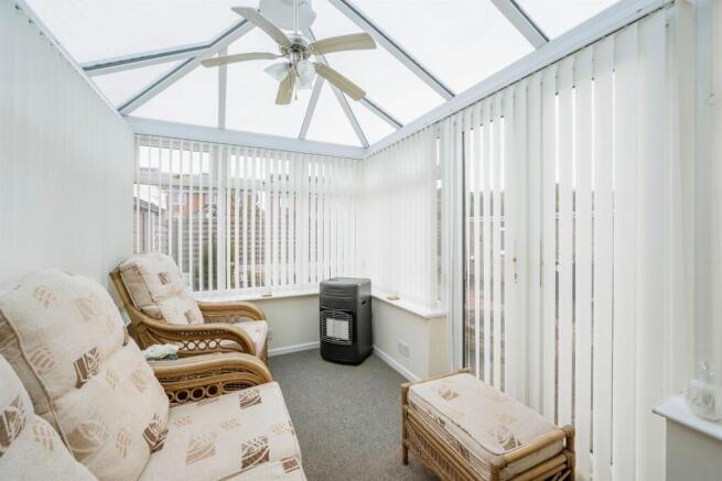 2 bed Detached Bungalow for sale Image 8