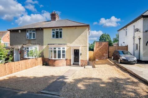 Finedon Road, Wellingborough, NN8