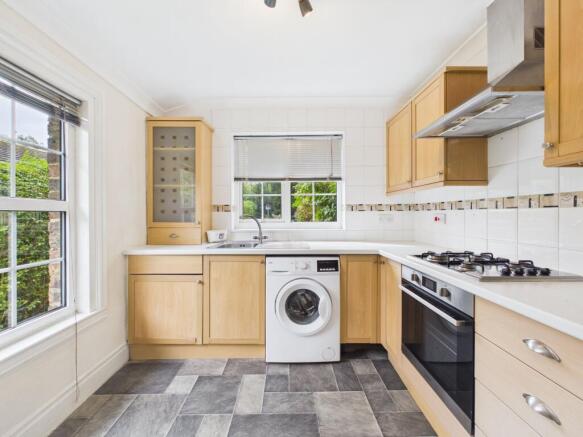 2 bed Flat for sale Image 5