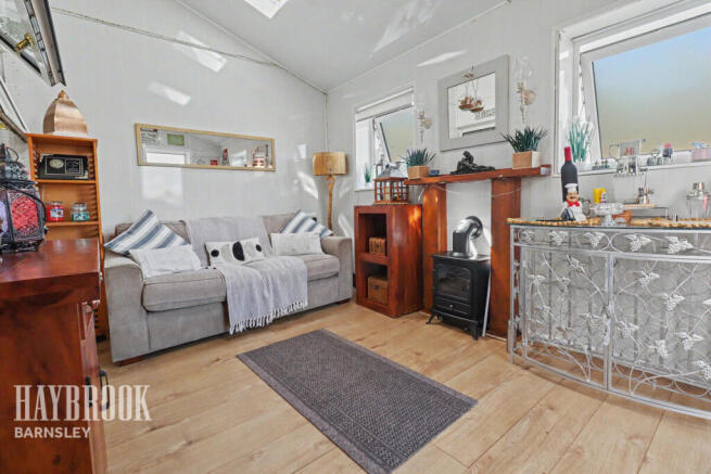 3 bed Semi-Detached for sale Image 8