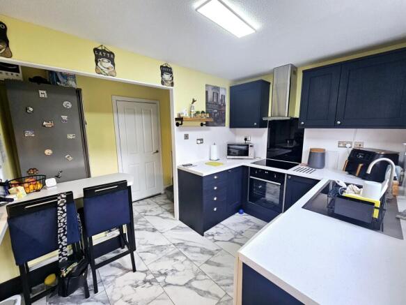 2 bed Semi-Detached for sale Image 6