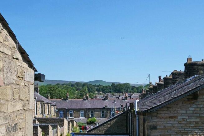 3 bed Terraced for sale Image 9