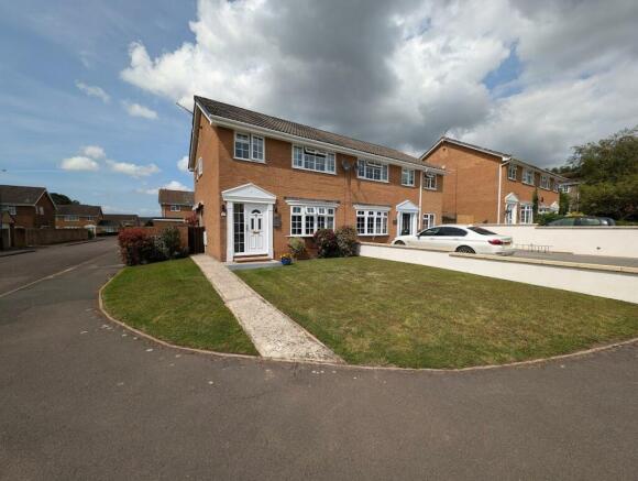 87 Dorset Way front 2.jpg