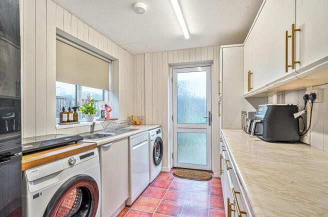 1396180-17-696108...