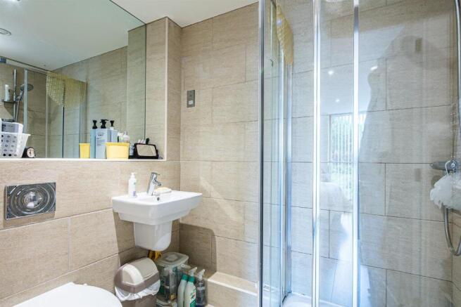 2 bed Apartment for sale Image 7