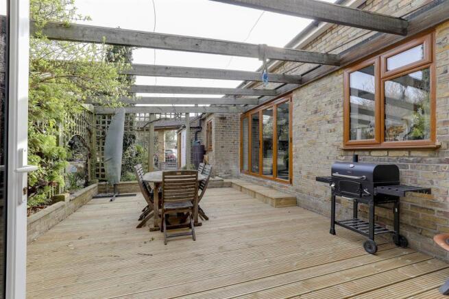 Decking1.jpg