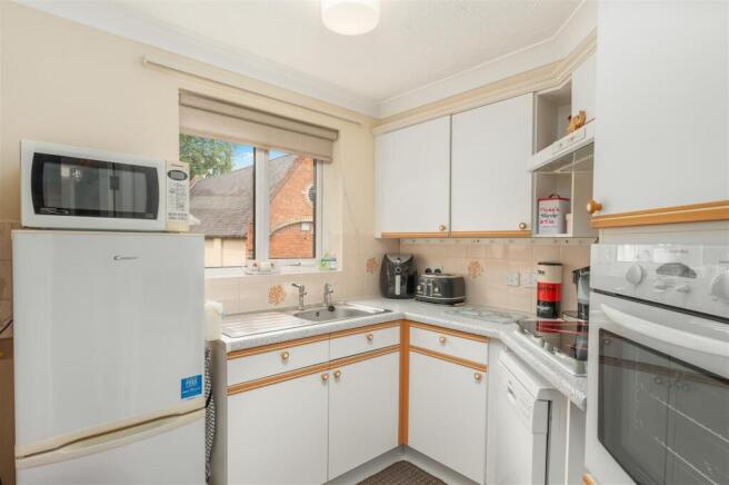 37 Spencer Court, Banbury-10.jpg