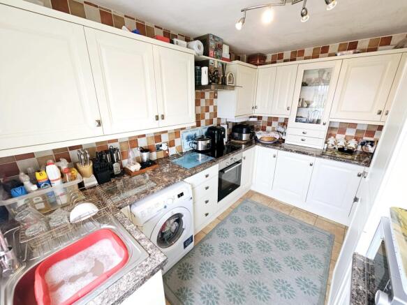 3 bed Semi-Detached for sale Image 5