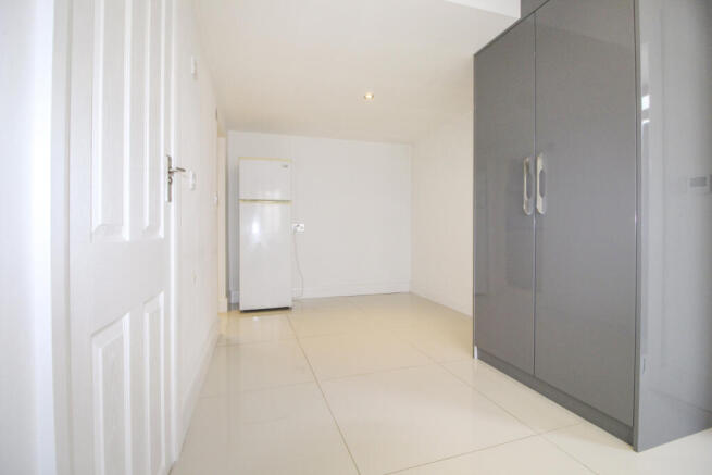 Ground Floor Studio Flat To Rent