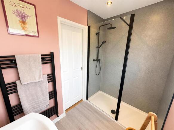 3 bed Semi-Detached for sale Image 12