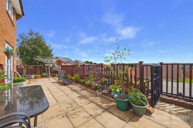 4 bed Detached for sale Image 6