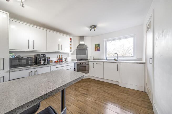 Nantes_Close_Eden harper