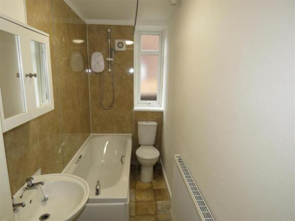 Hunter House Rd 176 bath.JPG