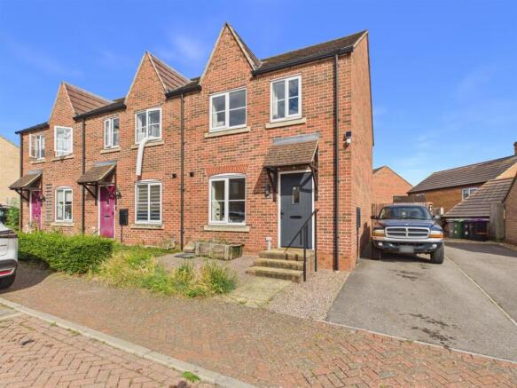 Groves Crescent, Stamford