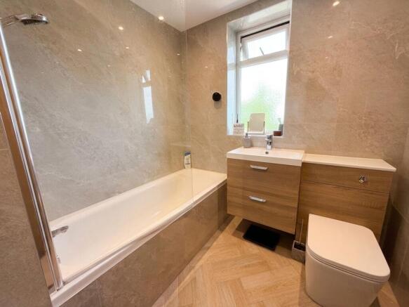 3 bed Semi-Detached for sale Image 12