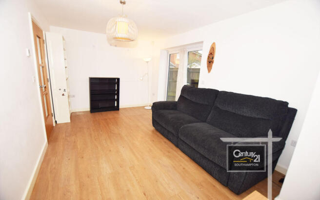 LOUNGE | PIC 2