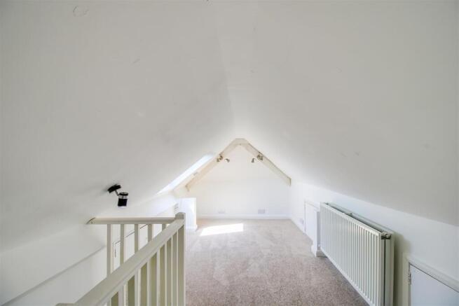 3 bed Semi-Detached for sale Image 12