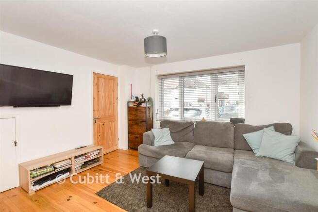 Lounge /Dining Room