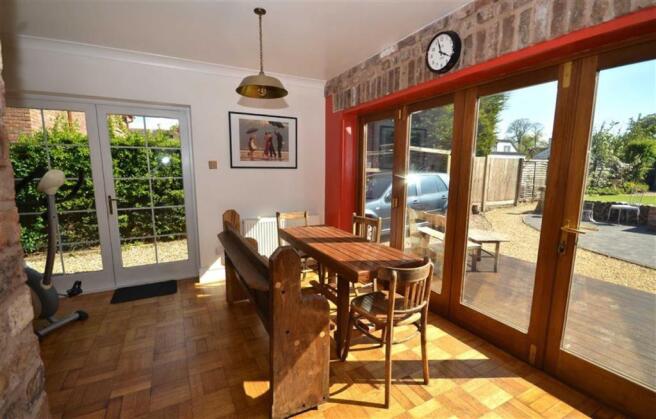 Superb Kitchen/Diner/Family Room