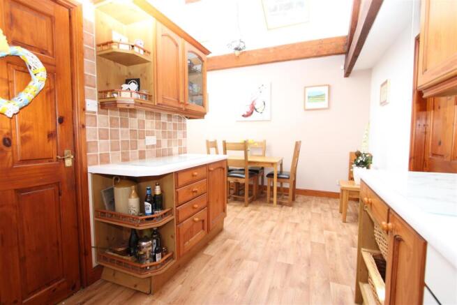 3 bed Detached Bungalow to rent Image 12