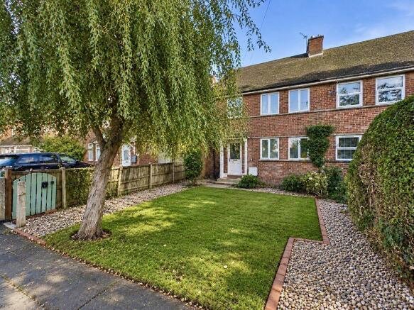 3-bed semi-detached on St. Lawrence Road, Gloucester, £300,000