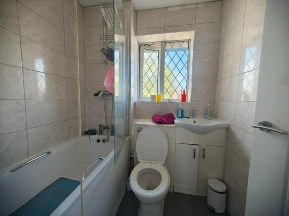 20 Winchcombe Road, Carshalton, Greater London, SM5 1RU photo 4