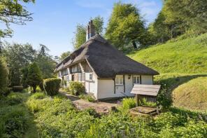 Underwood Cottage, Winchester Road, Langrish, Petersfield GU32 1QY