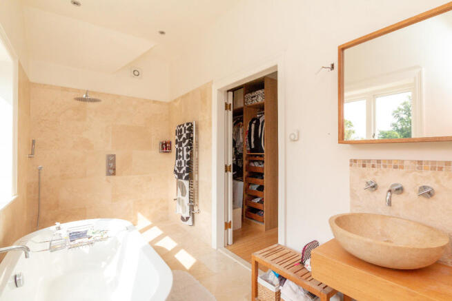 Ensuite