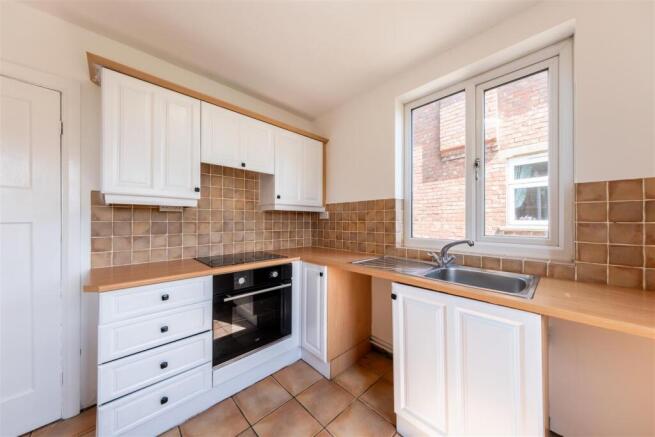 4 Whalley Drive-002.jpg