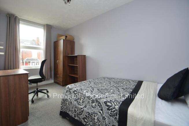 5 bed Terraced to rent Image 12