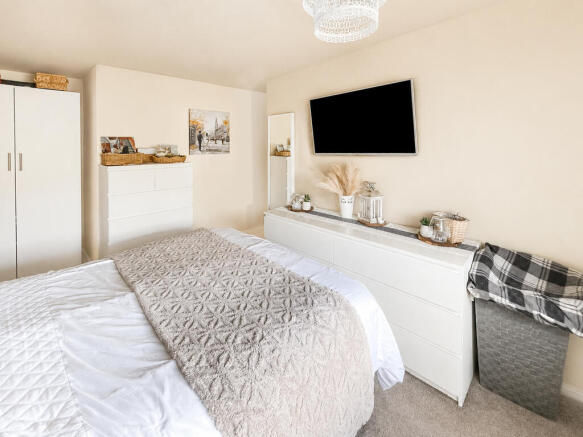3 bed Semi-Detached for sale Image 10