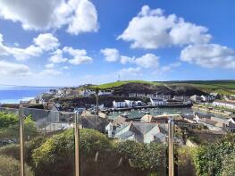 58, St Peters Way, Helston TR13 9AZ