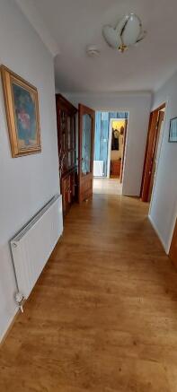 Hallway 2.jpg