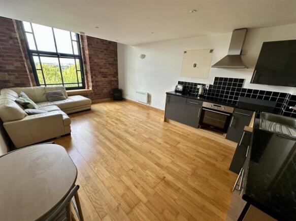 1 bed Apartment to rent Image 6