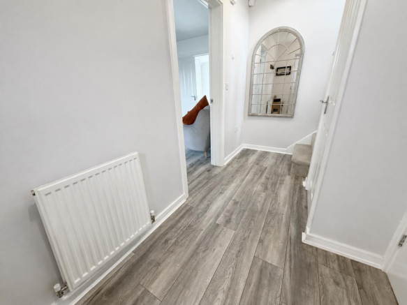 4 bed Town House for sale Image 5