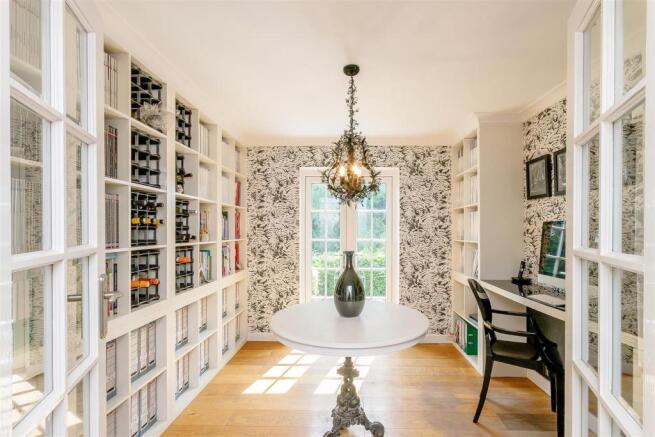 8342819-interior06.jpg