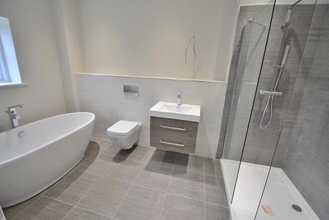 Bed 1 En-Suite Bathroom