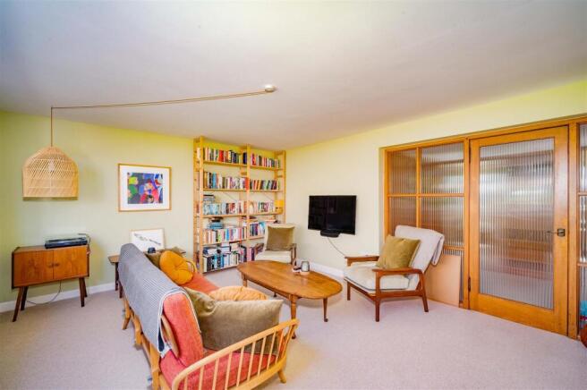 3 Windsor Court Dundee-2.jpg