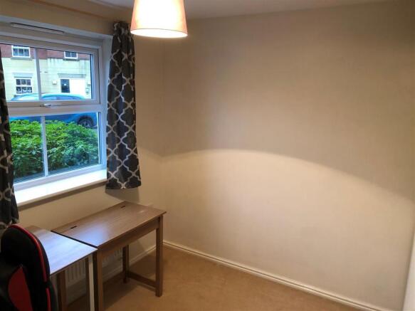Bedroom 1.jpg