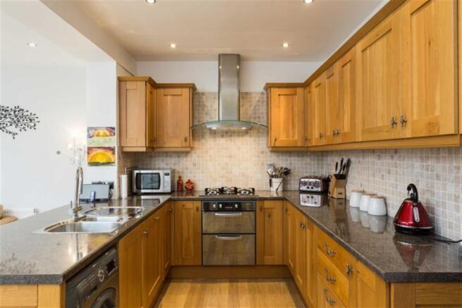 Kitchen/ Dining Room