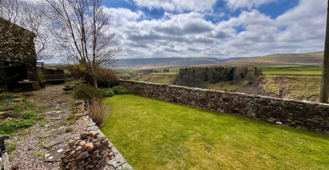 4 bed Detached for sale Image 10