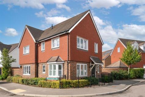 Moy Green Drive, Horley, Surrey