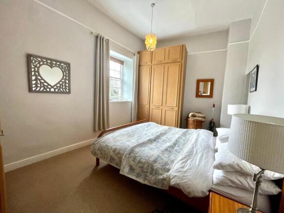 Bedroom 1.jpg