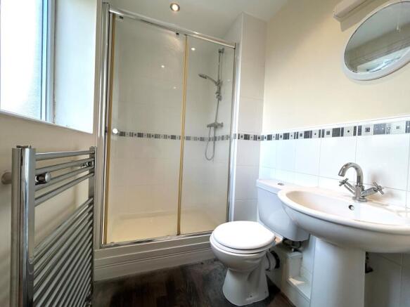 2 bed Flat to rent Image 4